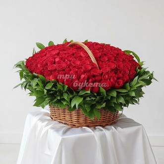 201 эквадорская роза в корзине