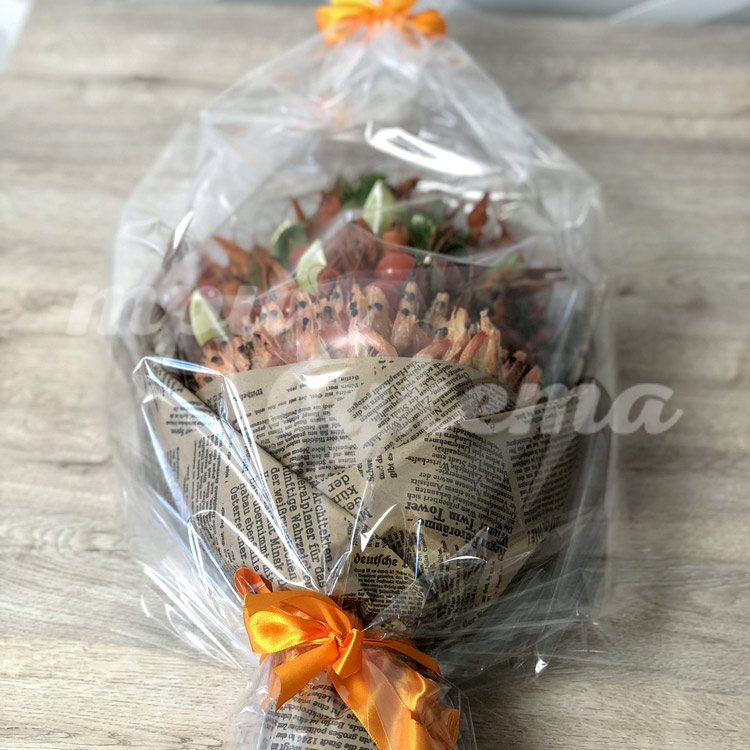 Букет из раков, креветок и томатов (в упаковке)