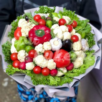 Букет из цветной капусты и томатов