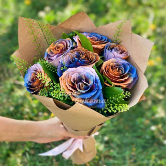 Букет из 7 окрашенных роз
